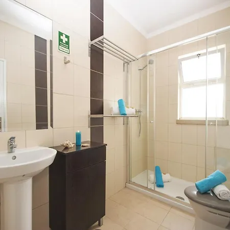 Apartment In Albufeira Near Sea Beach Lägenhet *